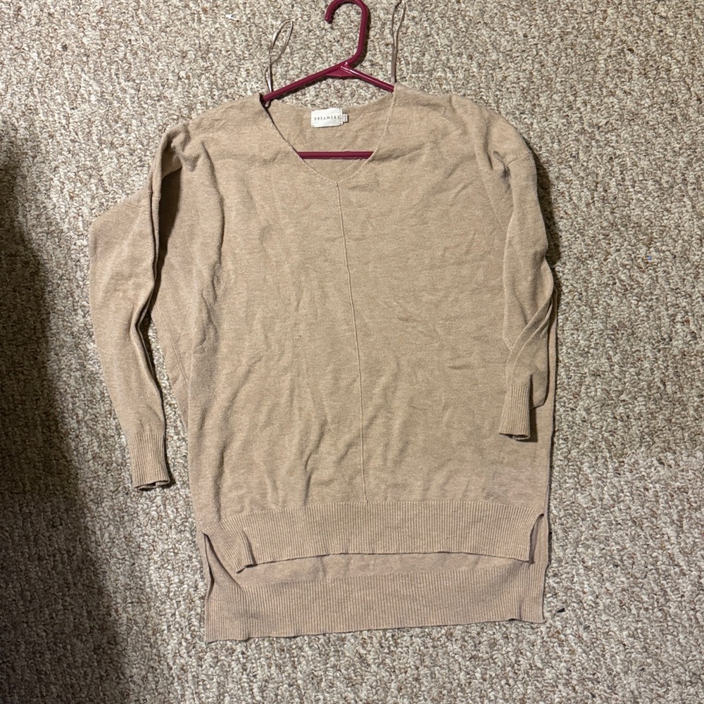 DREAMERS  V-Neck Sweater in Light Brown